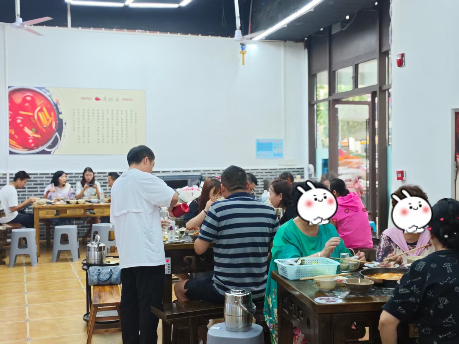 新蒲十米长门头外摆区域大早餐店带火锅店一体转让
