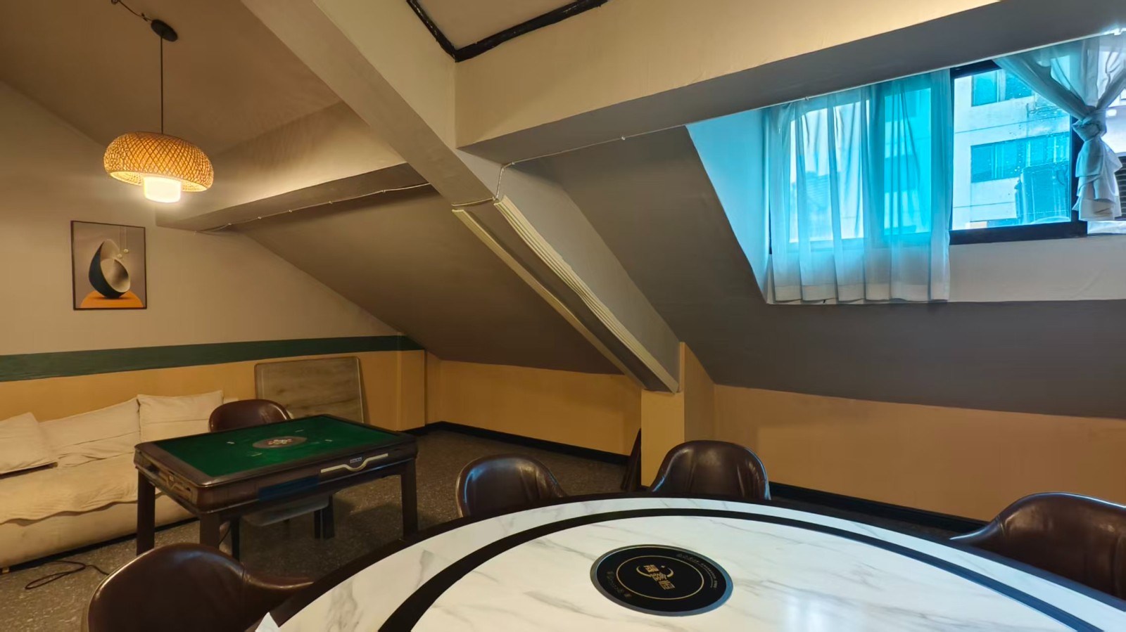 遵义老城会议会址旁边餐饮店整体转让（有包房）