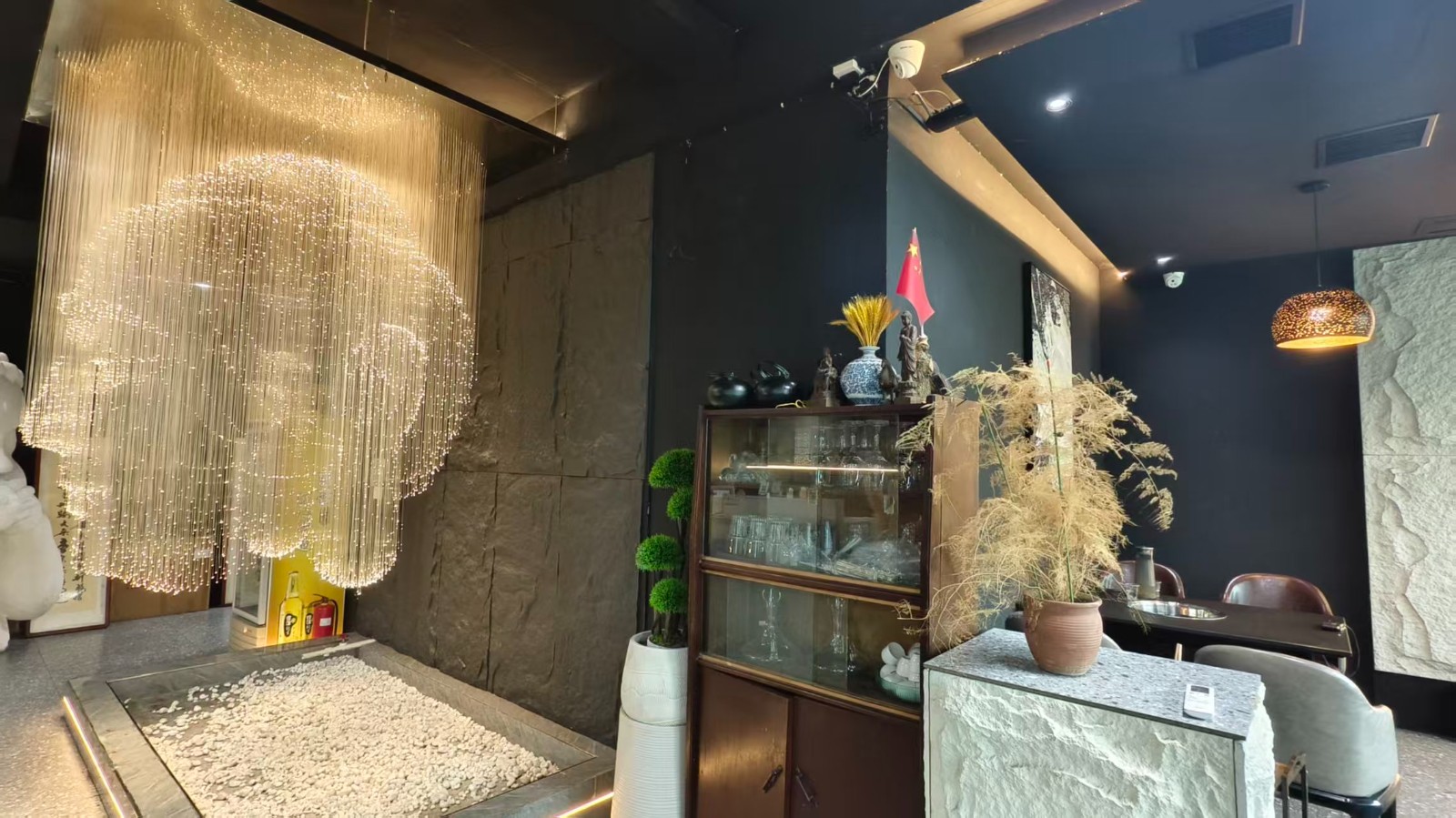 遵义老城会议会址旁边餐饮店整体转让（有包房）